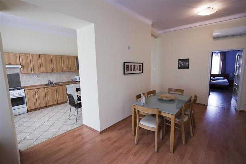 Royal Route Hotel apartamentowy 3*
